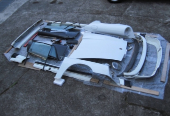 930 Complete exterior, 1 set, dozens of parts, hood, doors, fenders, front and rear bumpers, all genuine 930ชุดนอกครบ1คัน อะไหล่หลายสิบ ฝากระโปรง ประตู บังโคลน กันชนหน้า-หลัง ของแท้