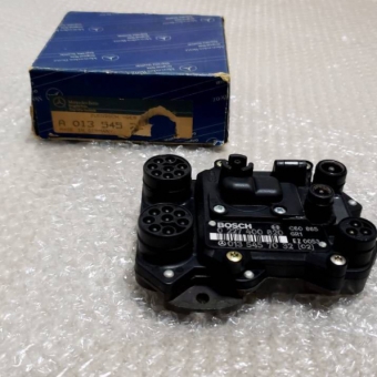 ตัวจุดระเบิดสำหรับเครื่องยนต์ Benz W140 S600 R129 SL600 V12 Ignite หมายเลขอะไหล่แท้ 0135457032 bosch amg ของใหม่