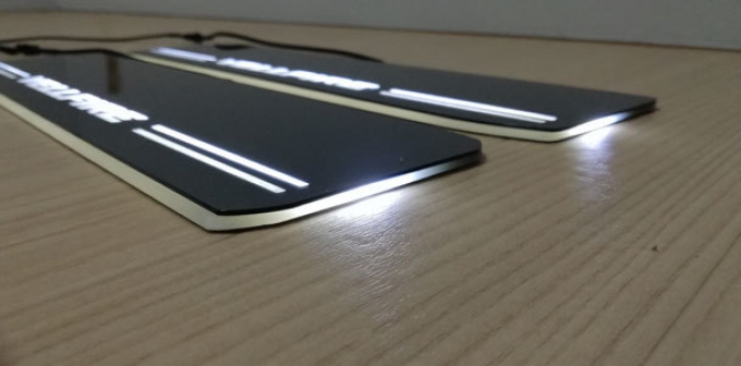 กาบบันได เวลไฟร์ VELLFIRE SERIES 20 หลอดไฟ LED สีขาว สีขาวส่องแสงกระจกสีดำตามลำดับชุด 4 ชิ้น