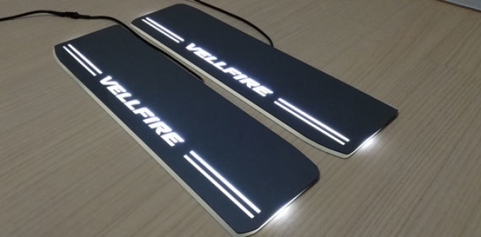 กาบบันได เวลไฟร์ VELLFIRE SERIES 20 หลอดไฟ LED สีขาว สีขาวส่องแสงกระจกสีดำตามลำดับชุด 4 ชิ้น