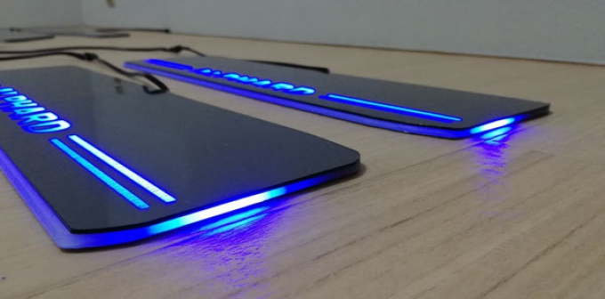 กาบบันได Scuff plate อัลพาร์ด Alphard Series20 สินค้ามีสต็อคอยู่ที่จังหวัดชิบะ สินค้าทุกรายการพร้อมส่งทันที ชุด 4 ชิ้น