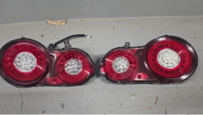 Valenti tail lamp ไฟท้ายวาเลนติ ヴァレンティテールランプ (สินค้าพรีออเดอร์จากประเทศญี่ปุ่นใช้เวลาจัดส่ง 25-30 วัน)