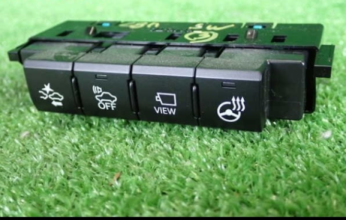 Lexus NX300h เล็กซัส NX300h レクサス NX300h (สินค้าพรีออเดอร์จากประเทศญี่ปุ่นใช้เวลาจัดส่ง 25-30 วัน)