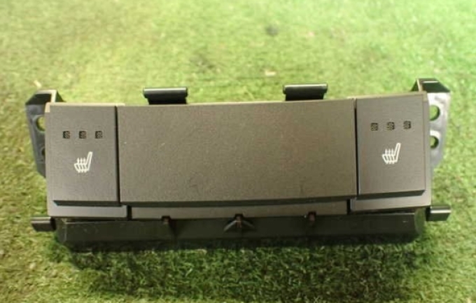 Lexus NX300h เล็กซัส NX300h レクサス NX300h (สินค้าพรีออเดอร์จากประเทศญี่ปุ่นใช้เวลาจัดส่ง 25-30 วัน)