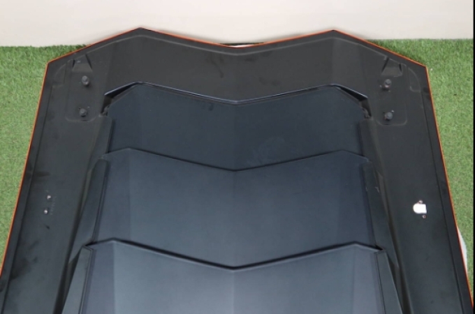 Lamborghini LP700-4 Aventador ฝากระโปรงเครื่องยนต์แท้ Lamborghini สีส้ม Arancio Argos แท้มือสอง (สินค้าพรีออเดอร์จากประเทศญี่ปุ่นใช้เวลาจัดส่ง 25-30 วัน)