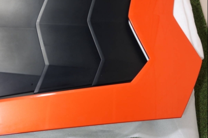 Lamborghini LP700-4 Aventador ฝากระโปรงเครื่องยนต์แท้ Lamborghini สีส้ม Arancio Argos แท้มือสอง (สินค้าพรีออเดอร์จากประเทศญี่ปุ่นใช้เวลาจัดส่ง 25-30 วัน)