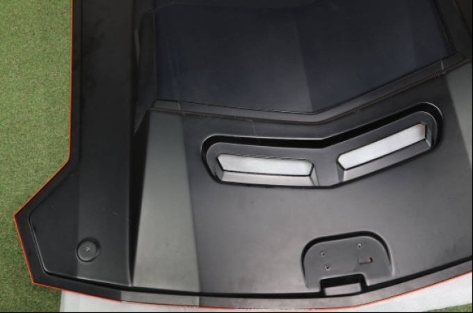 Lamborghini LP700-4 Aventador ฝากระโปรงเครื่องยนต์แท้ Lamborghini สีส้ม Arancio Argos แท้มือสอง (สินค้าพรีออเดอร์จากประเทศญี่ปุ่นใช้เวลาจัดส่ง 25-30 วัน)