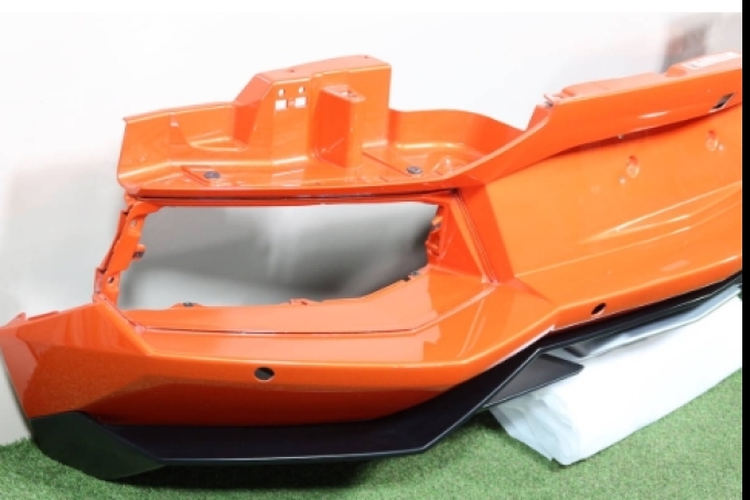 กันชนหลังแท้ Lamborghini สำหรับ Lamborghini LP700-4 Aventador สีส้ม Arancio Argos แท้มือสอง (สินค้าพรีออเดอร์จากประเทศญี่ปุ่นใช้เวลาจัดส่ง 25-30 วัน)
