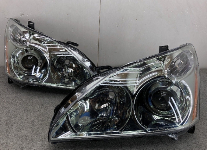 กระจังหน้า แฮริเออร์ Toyota Harrier ZSU 60W 65W (สินค้าสั่งซื้อ ใช้เวลา 25-30 ทางเรือ )