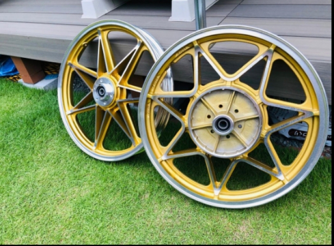 Motorcycle wheels for Suzuki スズキ用二輪車用ホイール รับสั่งซื้อ รับประมูล รับนำเข้า Accepting orders accepting auctions accepting imports Price includes clearing taxes