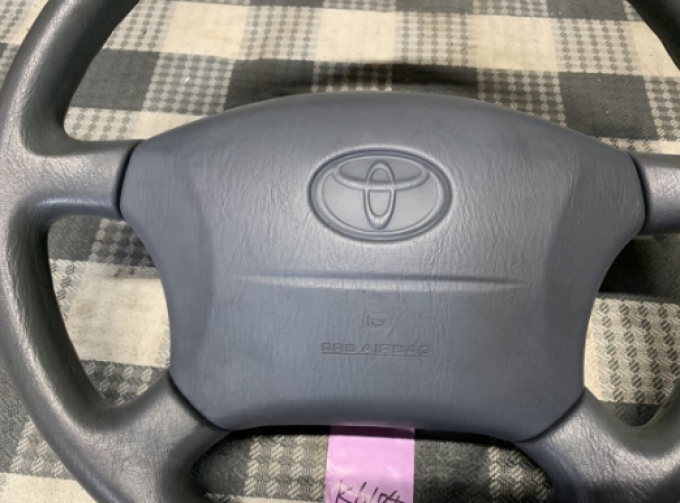 พวงมาลัย 90 95 Series Land Cruiser Prado พร้อม Horn Pad สีเทา 45103-30240 Toyota ของแท้ 90/95 Land Cruiser Prado Urethane Steering Wheel with Horn Pad Gray 45103-30240 Toyota Genuine