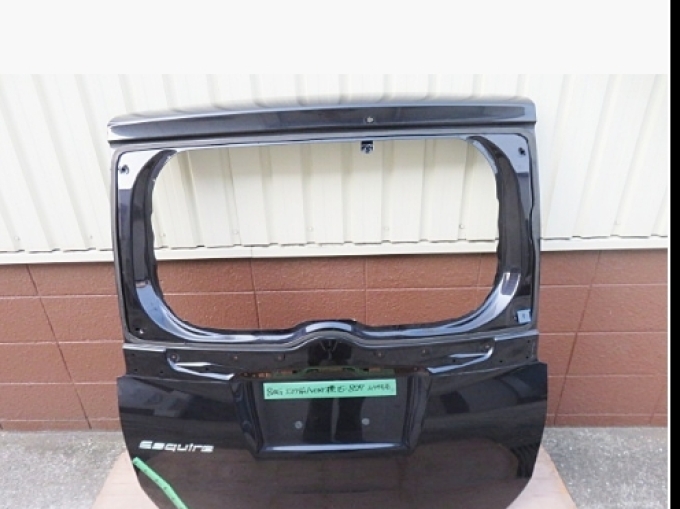 Toyota Esquire ZRR80G/ZRR85/ZWR80G (สินค้าพรีออเดอร์จากประเทศญี่ปุ่นใช้เวลาจัดส่ง 25-30 วัน)