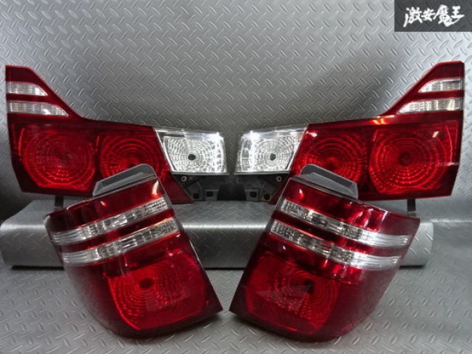 1 ไฟท้าย Toyota Alphard 10 ตัวแรก ปี 2005-2007 สินค้าสภาพดี คู่ซ้าย ขวา