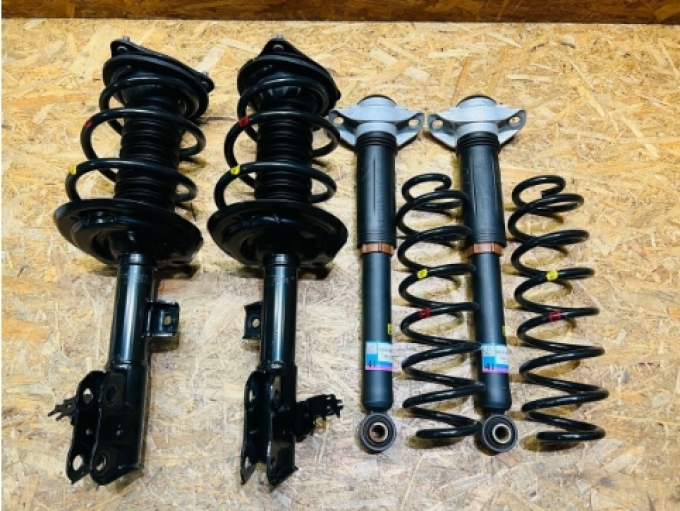 ZSU60W ZSU65W AVU65W MXUA80 AXUH80 ACU30 MCU30 GSU30 MHU38W แฮริเออร์ ไฮบริด Harrier Hybrid ハリアー ハイブリッド (สินค้าพรีออเดอร์จากประเทศญี่ปุ่นใช้เวลาจัดส่ง 25-30 วัน)