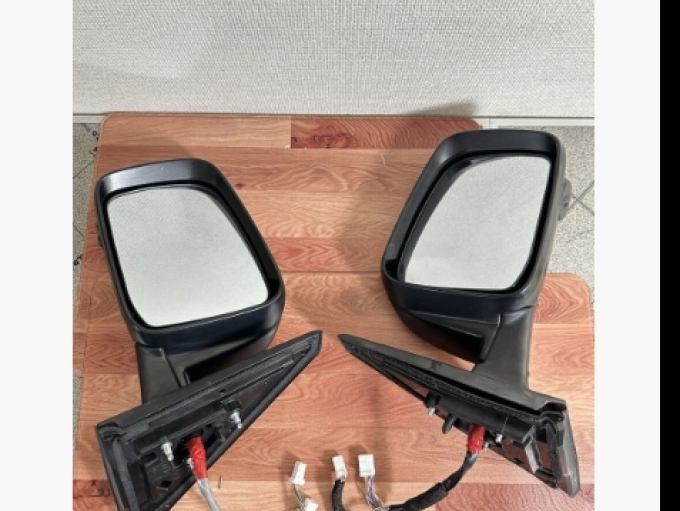 Nissan Serena C26 นิสสัน เซเรน่า C26 日産セレナ C26 (สินค้าสั่งซื้อ บรรทุกทางเรือใช้เวลา 25-30วัน)