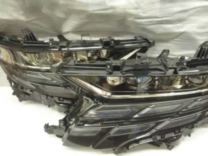 AGH40 AGH45 AAHH40W AAHH45W TAHA40W TAHA45W VELLFIRE ALPHARD (สินค้าพรีออเดอร์จากประเทศญี่ปุ่นใช้เวลาจัดส่ง 25-30 วัน)