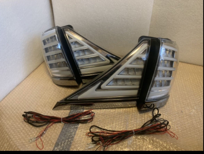 ไฟท้าย Valenti valenti REVO Vellfire20 Alphard20 (Pre-order product, takes 25-30 days by ship) Tail light for ALPHARD VELLFIRE Series20 car