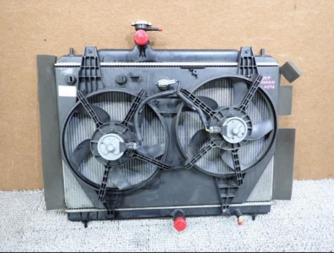 Nissan Serena C25 นิสสัน เซเรน่า C25 日産セレナ C25 (สินค้าสั่งซื้อ บรรทุกทางเรือใช้เวลา 25-30วัน)