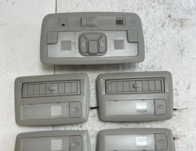 Toyota Estima Hybrid AHR20 โตโยต้า เอสติม่า ไฮบริด AHR20 トヨタ エスティマ ハイブリッド AHR20 (สินค้าสั่งซื้อ บรรทุกทางเรือใช้เวลา 25-30วัน)