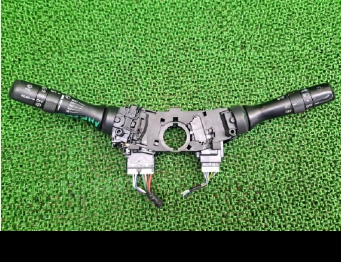 Toyota Estima Hybrid AHR20 โตโยต้า เอสติม่า ไฮบริด AHR20 トヨタ エスティマ ハイブリッド AHR20 (สินค้าสั่งซื้อ บรรทุกทางเรือใช้เวลา 25-30วัน)