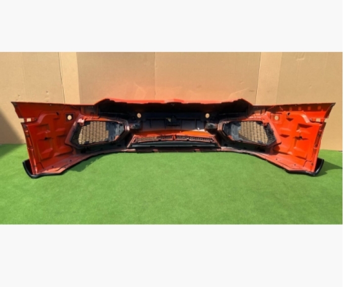 Lamborghini Aventador LP700-4 กันชนหน้า แท้มือสอง (สินค้าพรีออเดอร์จากประเทศญี่ปุ่นใช้เวลาจัดส่ง 25-30 วัน)