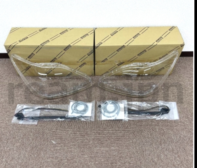 Genuine Toyota Celsior 30 Late Headlamp Lens Left and Right + Seal + Gasket Cover 6 Pieces Gasket Light UCF30/UCF31 (Pre-order product, takes 25-30 days by ship)