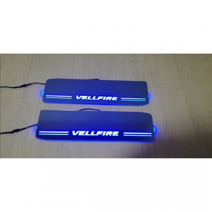 กาบบันได Scuff plate Vellfire Series20 สินค้ามีสต็อคอยู่ที่จังหวัดชิบะ สินค้าทุกรายการพร้อมส่งทันที ชุด 4 ชิ้น