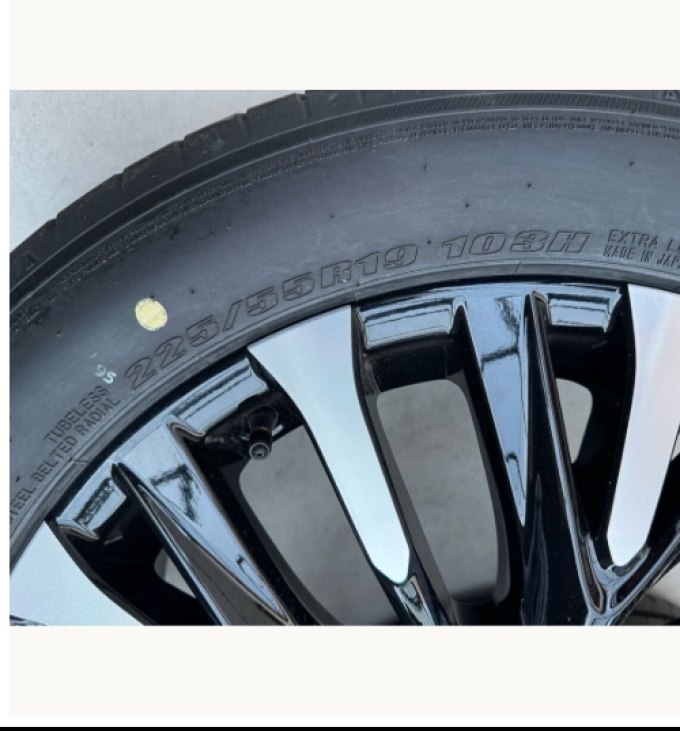 ถอดจากรถใหม่ 225/55R19 40 Alphard Vellfire Executive Lounge ชุดยางและล้อ 4 วง (สินค้าพรีออเดอร์จากประเทศญี่ปุ่นใช้เวลาจัดส่ง 25-30 วัน)